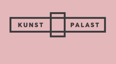 Ausstellung
Wie Fotos uns verbinden oder trennen